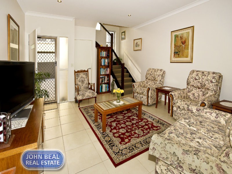 Unit 3/415 Scarborough Road, Scarborough QLD 4020