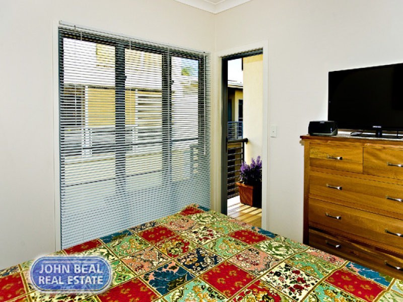 Unit 3/415 Scarborough Road, Scarborough QLD 4020