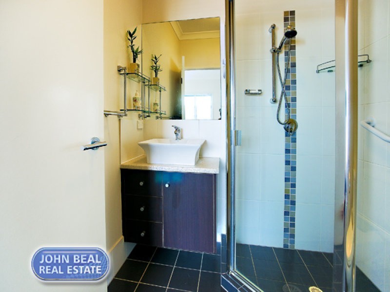 Unit 3/415 Scarborough Road, Scarborough QLD 4020