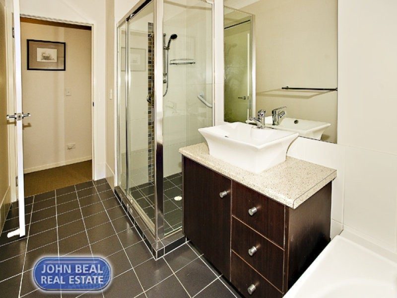 Unit 3/415 Scarborough Road, Scarborough QLD 4020