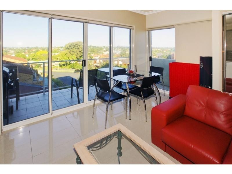 10/3 Sydney Street, Redcliffe QLD 4020