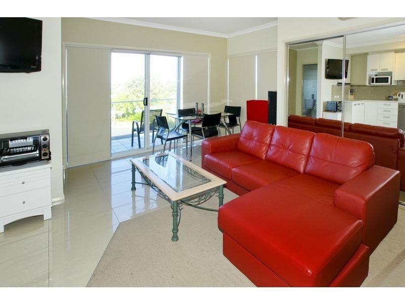 10/3 Sydney Street, Redcliffe QLD 4020