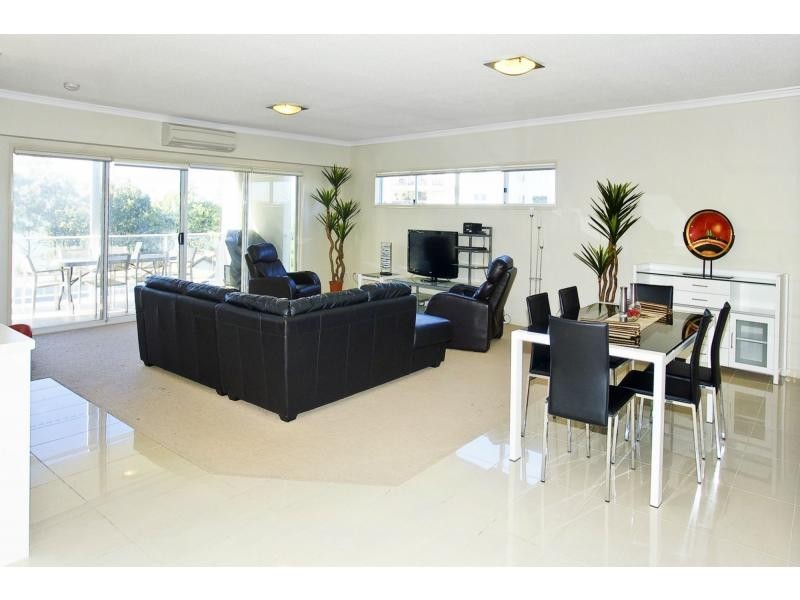 10/3 Sydney Street, Redcliffe QLD 4020