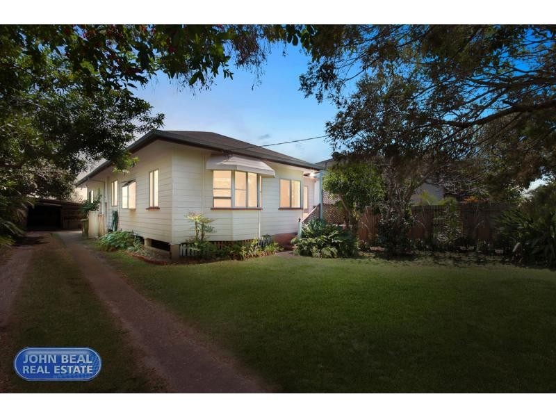 17 Seaville Avenue, Scarborough QLD 4020