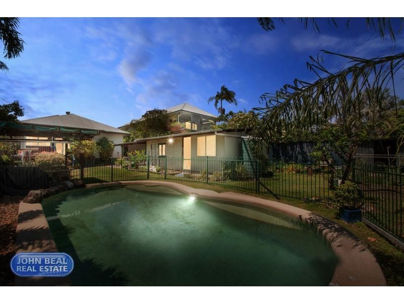 17 Seaville Avenue, Scarborough QLD 4020