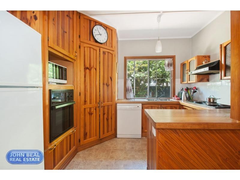 17 Seaville Avenue, Scarborough QLD 4020