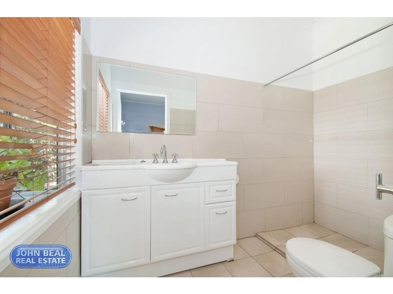 17 Seaville Avenue, Scarborough QLD 4020