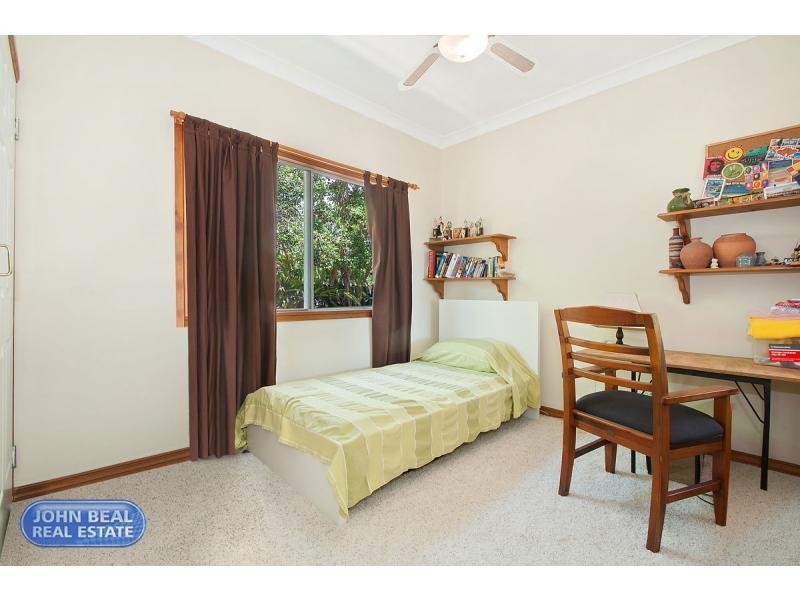 17 Seaville Avenue, Scarborough QLD 4020