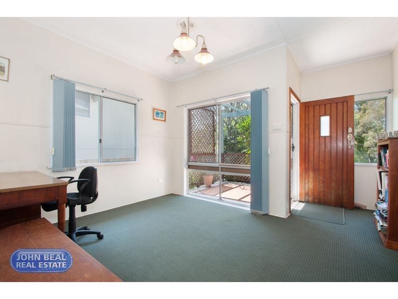 17 Seaville Avenue, Scarborough QLD 4020