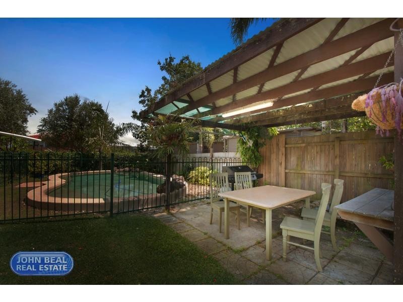 17 Seaville Avenue, Scarborough QLD 4020