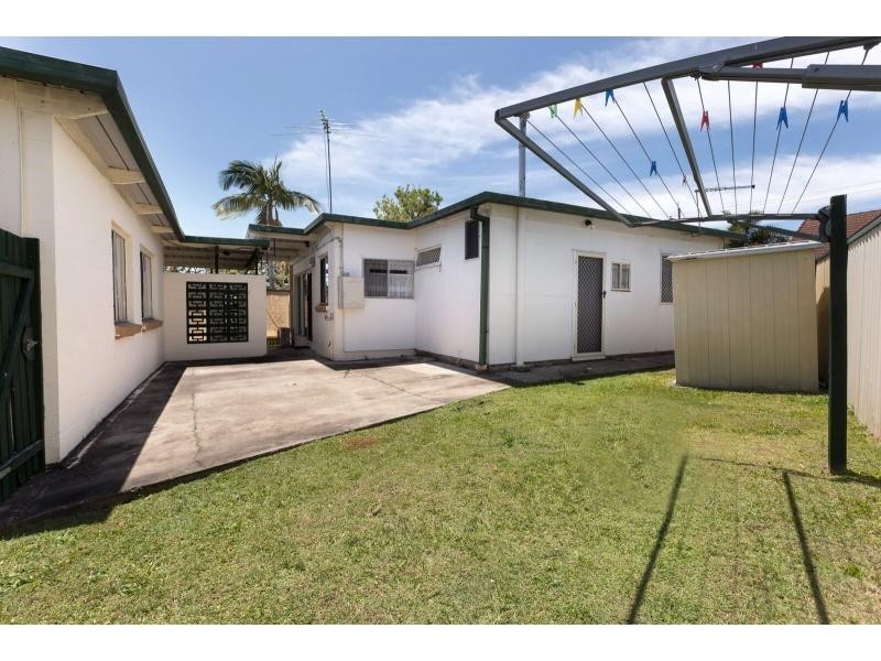 3/4 Longland Street, Redcliffe QLD 4020
