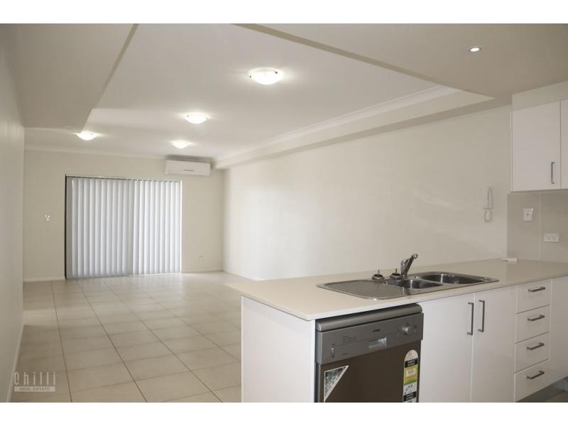 2/150-152 Mein Street, Scarborough QLD 4020