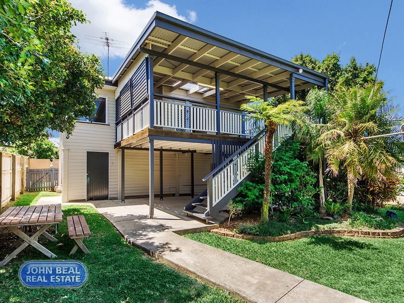 15 Rogers Road, Clontarf QLD 4019