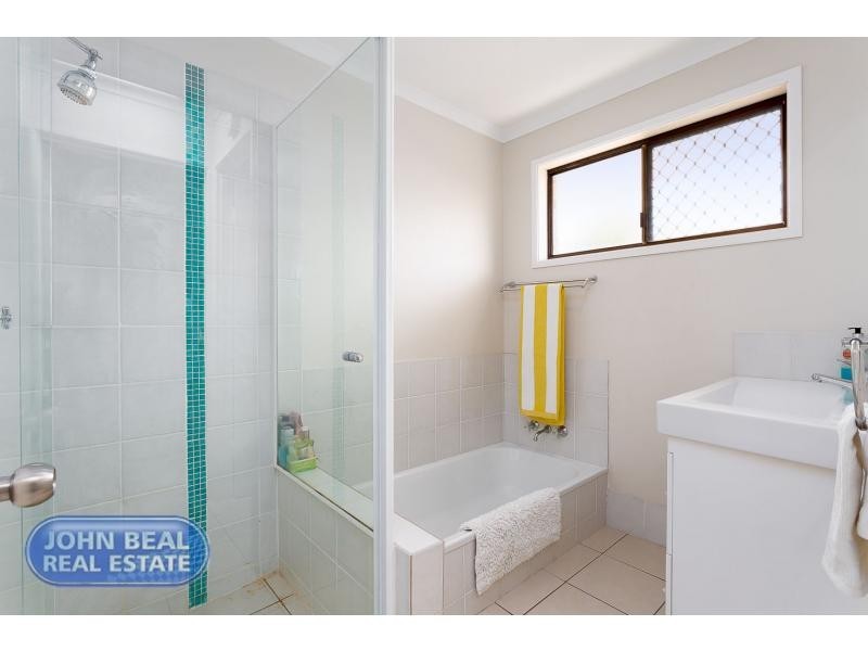 4 Claret Court, Kippa-ring QLD 4021