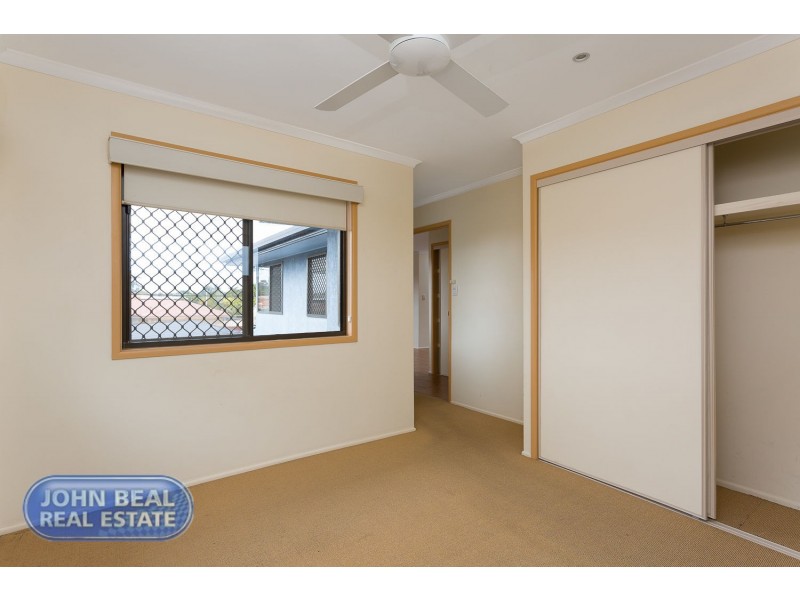 27 Benson St St, Scarborough QLD 4020