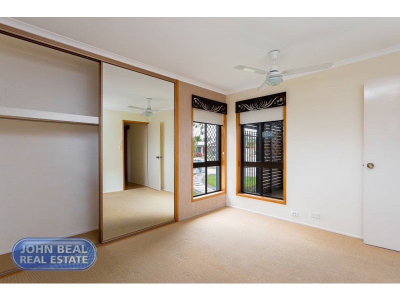 27 Benson St St, Scarborough QLD 4020