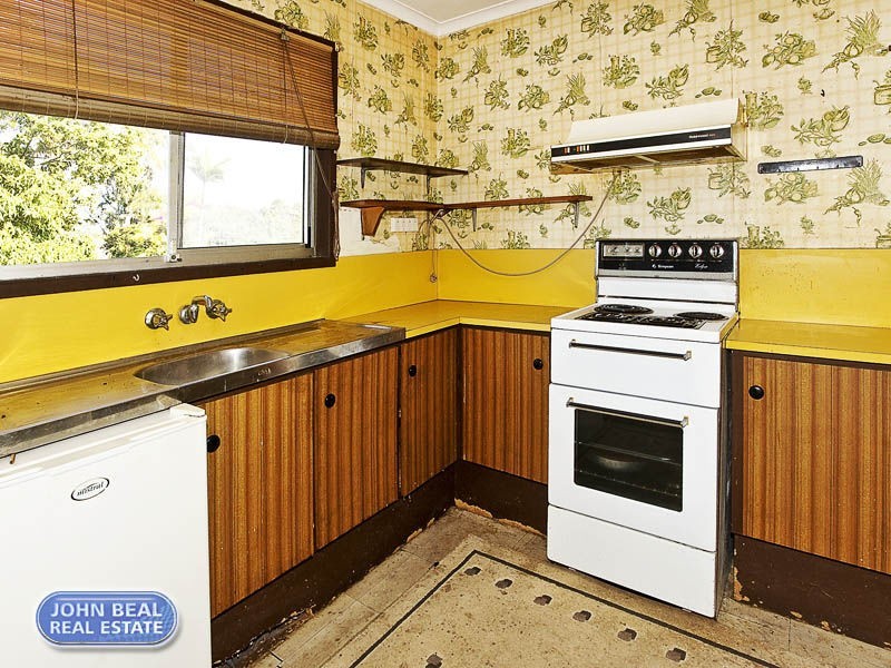 77 Griffith Road, Scarborough QLD 4020
