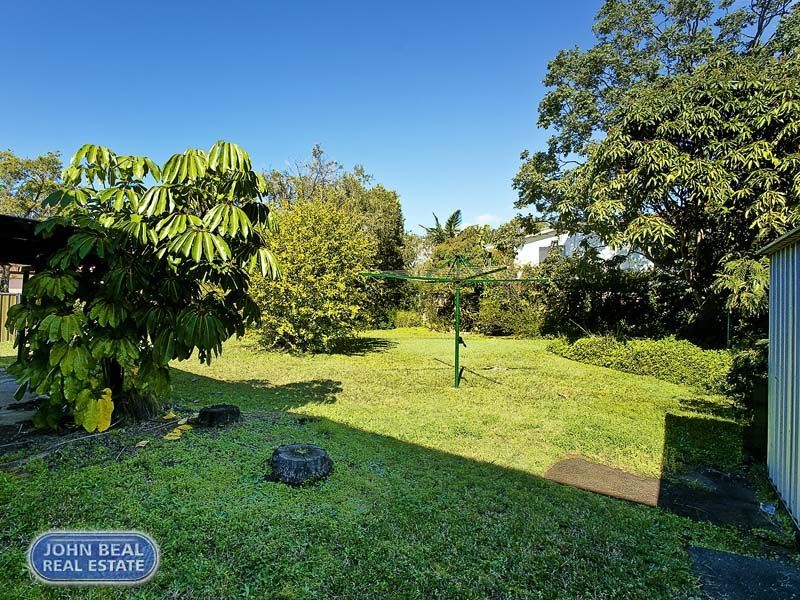 77 Griffith Road, Scarborough QLD 4020