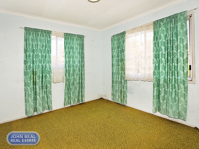 77 Griffith Road, Scarborough QLD 4020