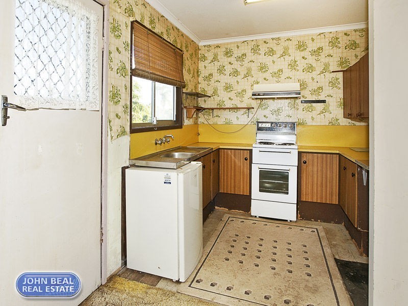 77 Griffith Road, Scarborough QLD 4020