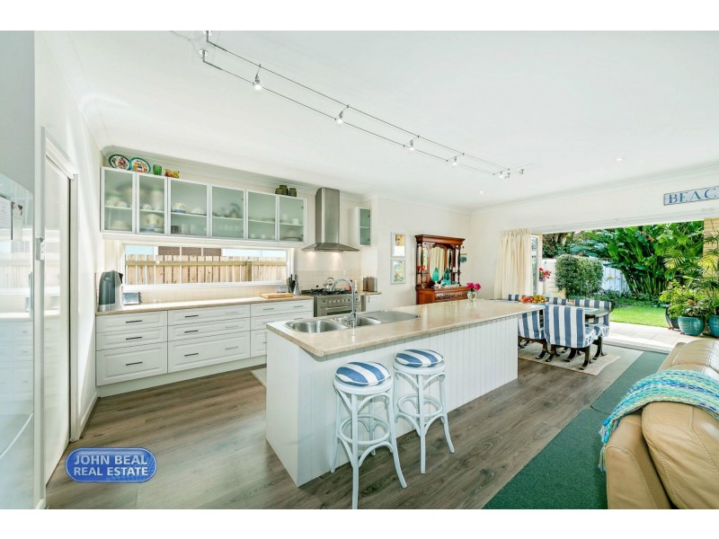 2 Donkin Street, Scarborough QLD 4020