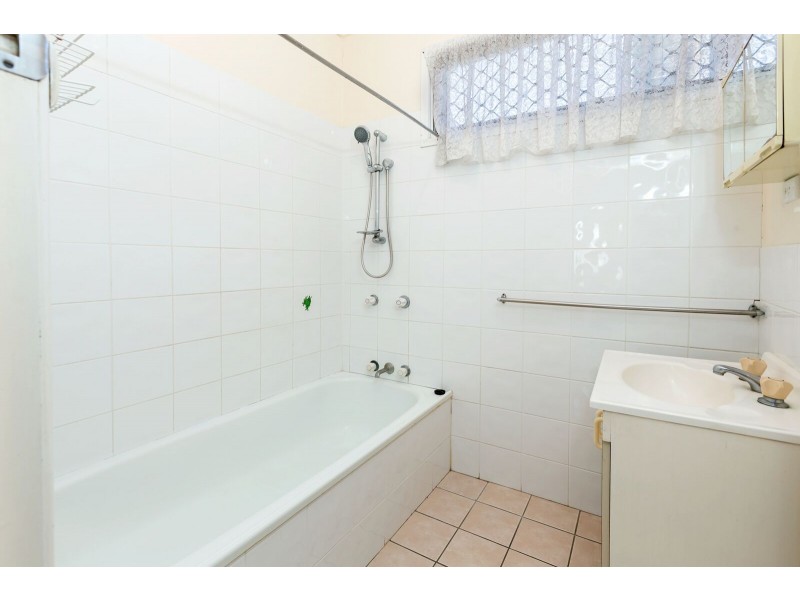 3/4 Longland Street, Redcliffe QLD 4020