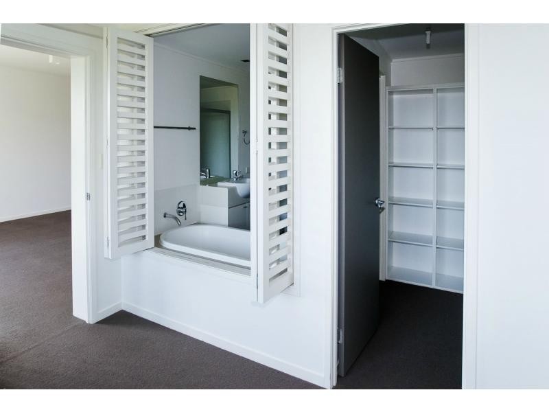 202/25 Dix Street, Redcliffe QLD 4020