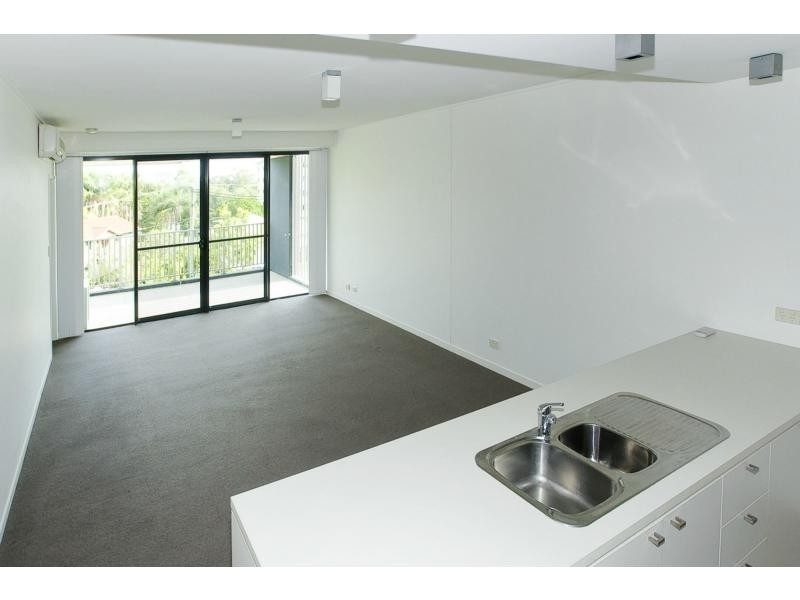 202/25 Dix Street, Redcliffe QLD 4020