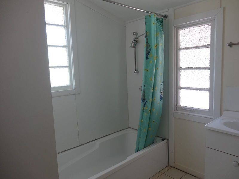 1203 Anzac Avenue, Kallangur QLD 4503