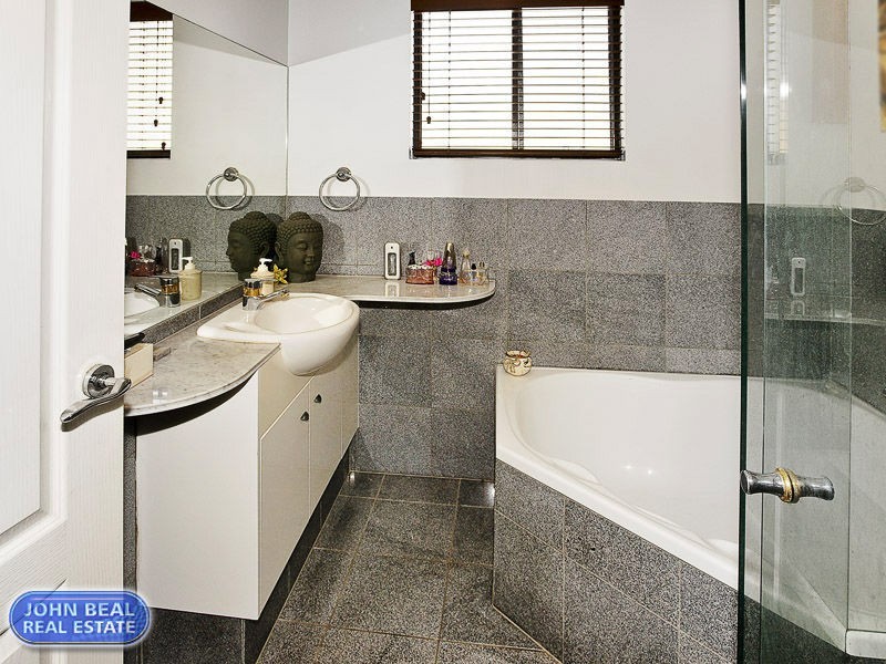 10/81 Marine Parade, Redcliffe QLD 4020