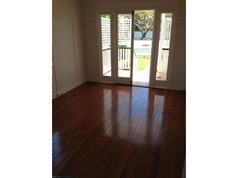 594 Oxley Avenue, Scarborough QLD 4020