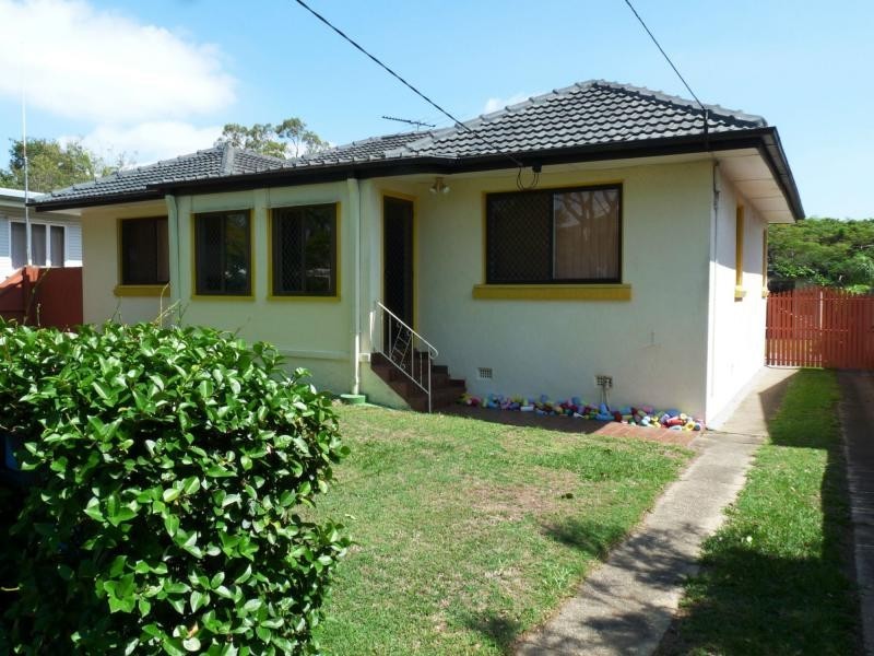 24 Centaur Street, Redcliffe QLD 4020