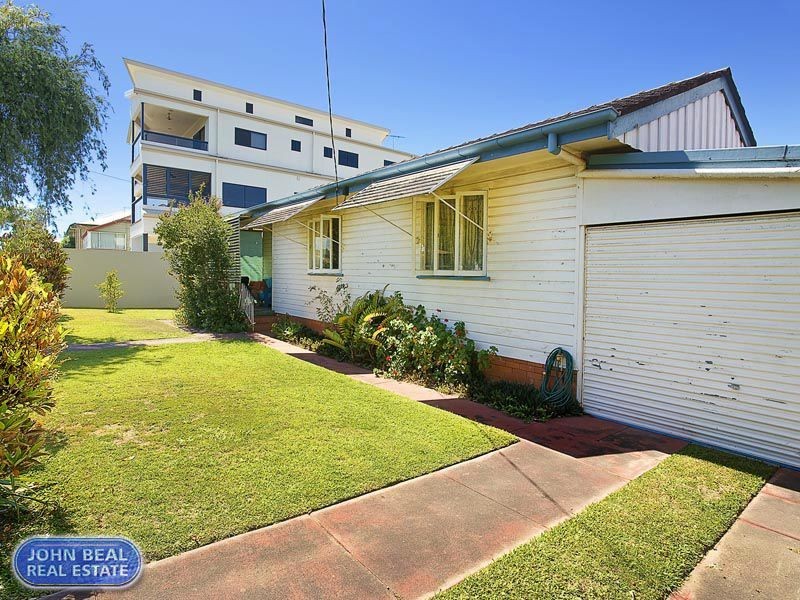 11 Robertson Avenue, Margate QLD 4019