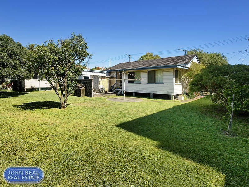 11 Robertson Avenue, Margate QLD 4019