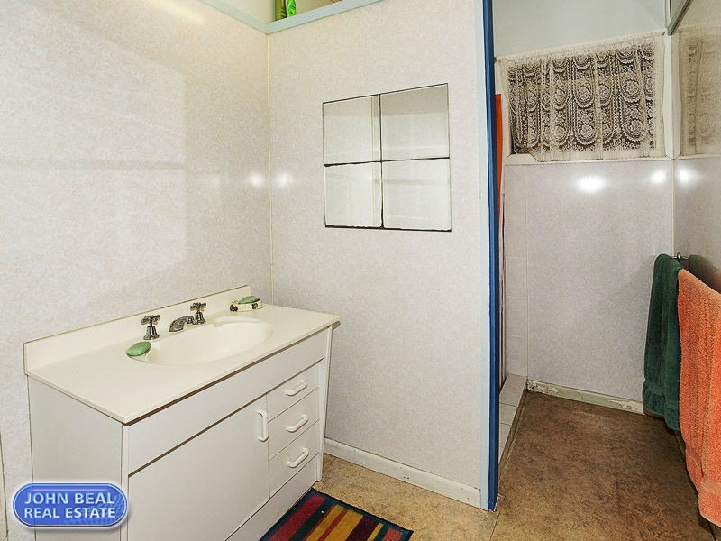 11 Robertson Avenue, Margate QLD 4019