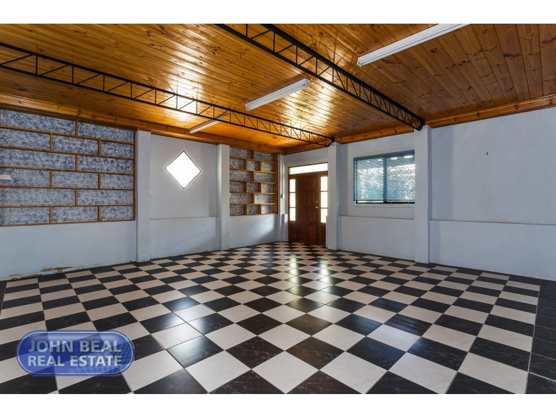 33 Langdon Ave, Margate QLD 4019