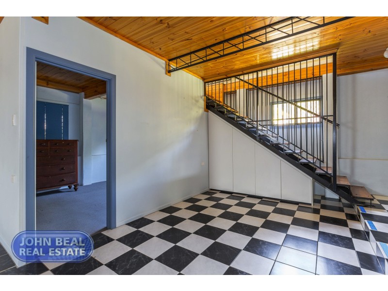 33 Langdon Ave, Margate QLD 4019