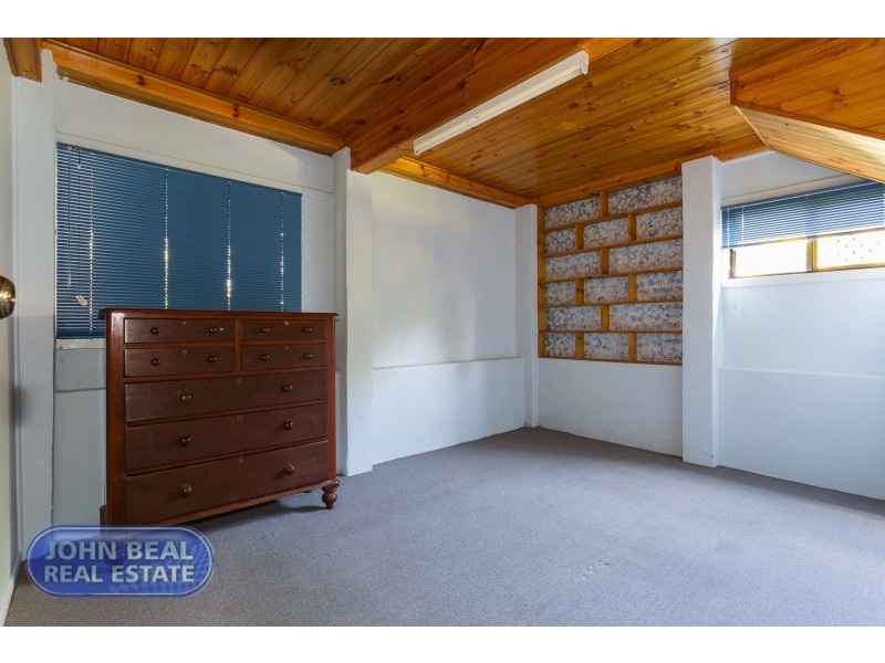 33 Langdon Ave, Margate QLD 4019