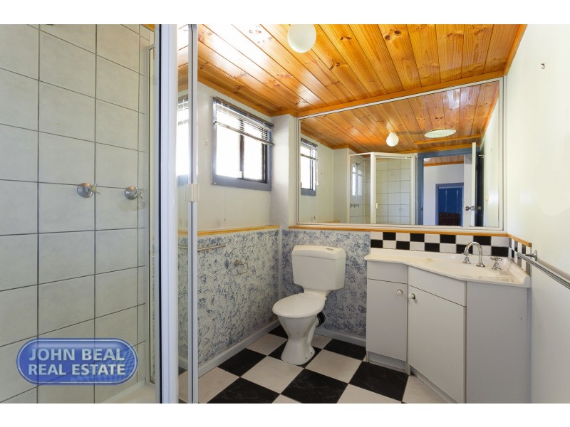 33 Langdon Ave, Margate QLD 4019