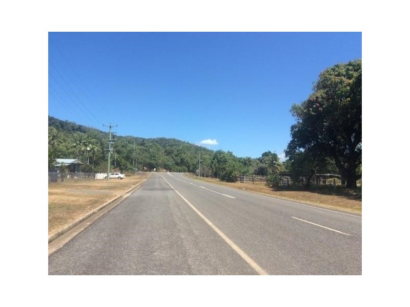 7 Racecourse Rd, Cooktown QLD 4895
