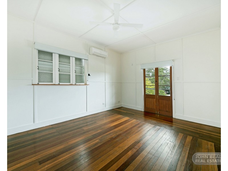 35 Annie St, Woody Point QLD 4019