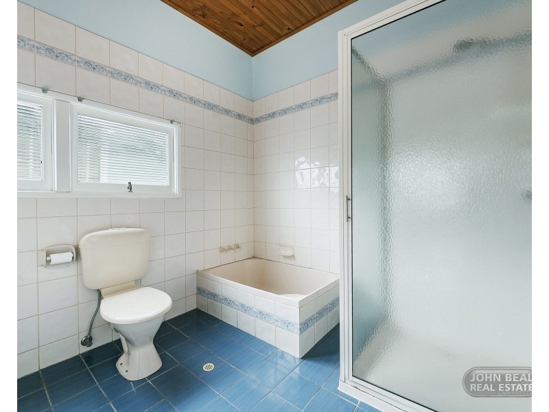 35 Annie St, Woody Point QLD 4019