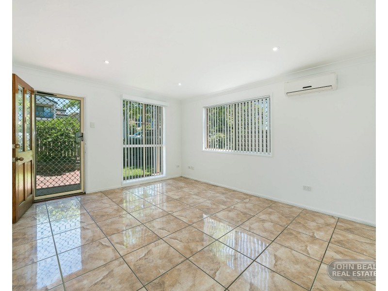 4/4 Margaret St, Scarborough QLD 4020