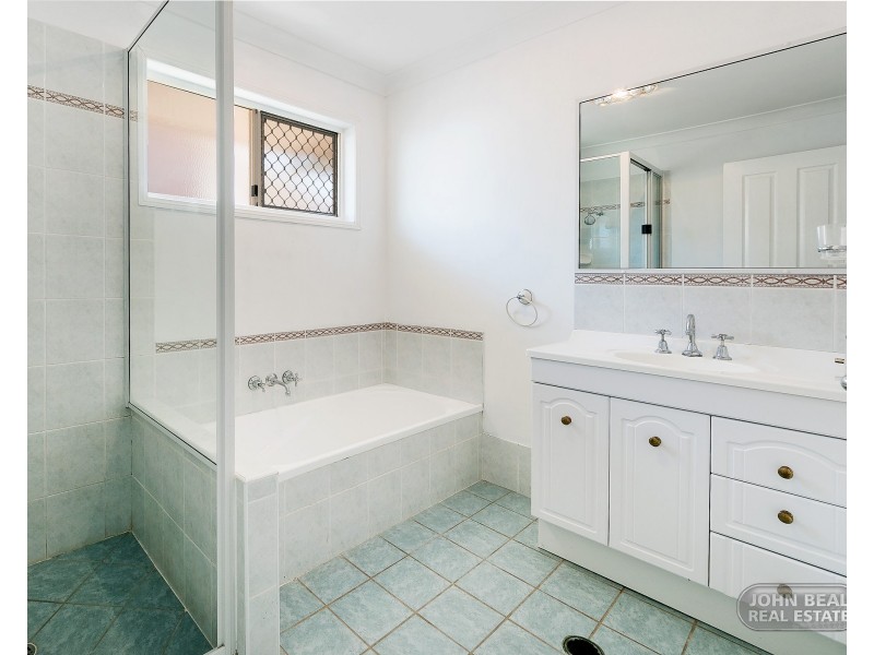 4/4 Margaret St, Scarborough QLD 4020