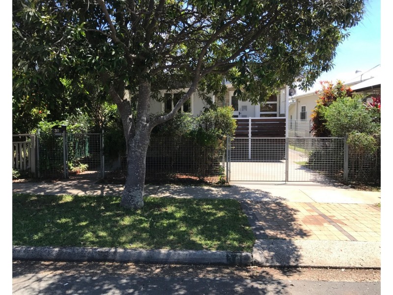 30 Queen St, Scarborough QLD 4020