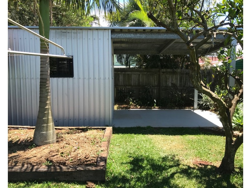 30 Queen St, Scarborough QLD 4020