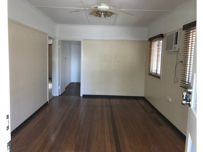 30 Queen St, Scarborough QLD 4020