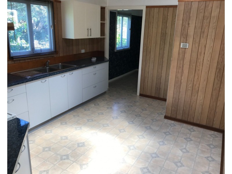 30 Queen St, Scarborough QLD 4020