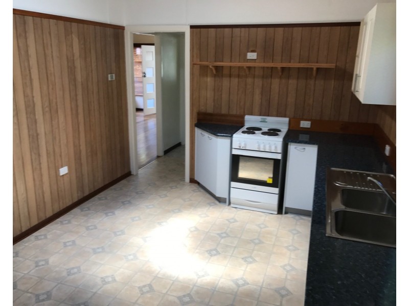 30 Queen St, Scarborough QLD 4020