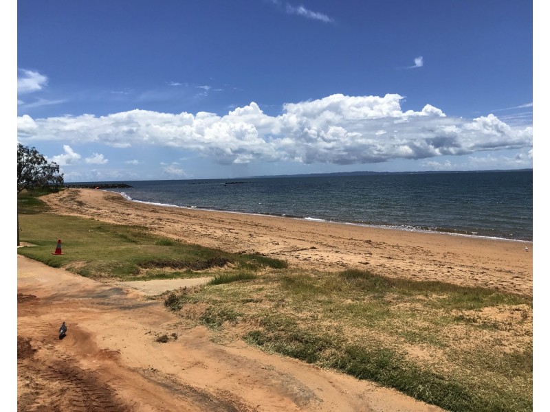30 Queen St, Scarborough QLD 4020